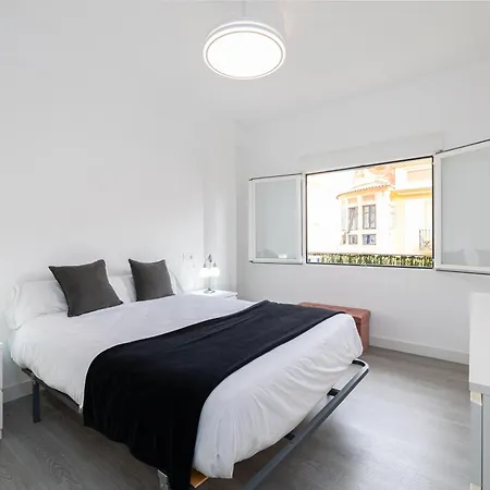 Lägenhet H2m Marmoles 3 & 2 Banos Con Balcon Málaga